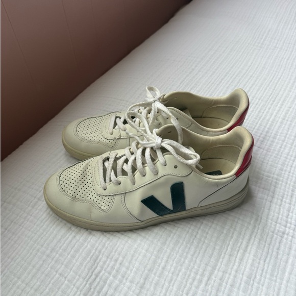 Veja Men's Sneakers in White with Blue and Red Accents - Picture 4 of 7